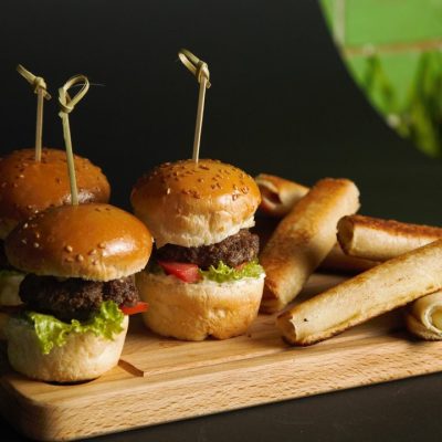 Մինի բուրգեր տավարի կոտլետով